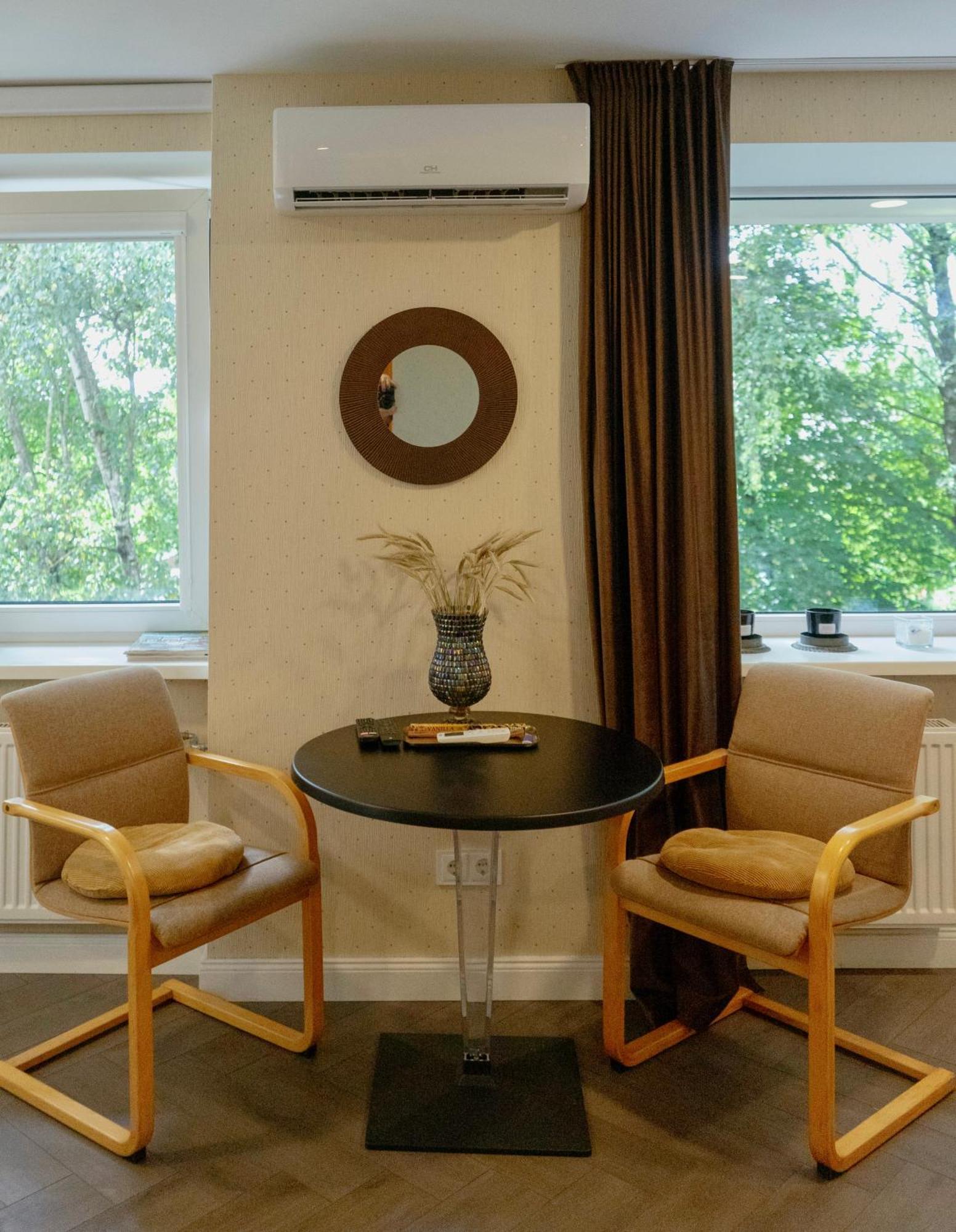 Petite City Centre Apartment Siauliai  Bagian luar foto
